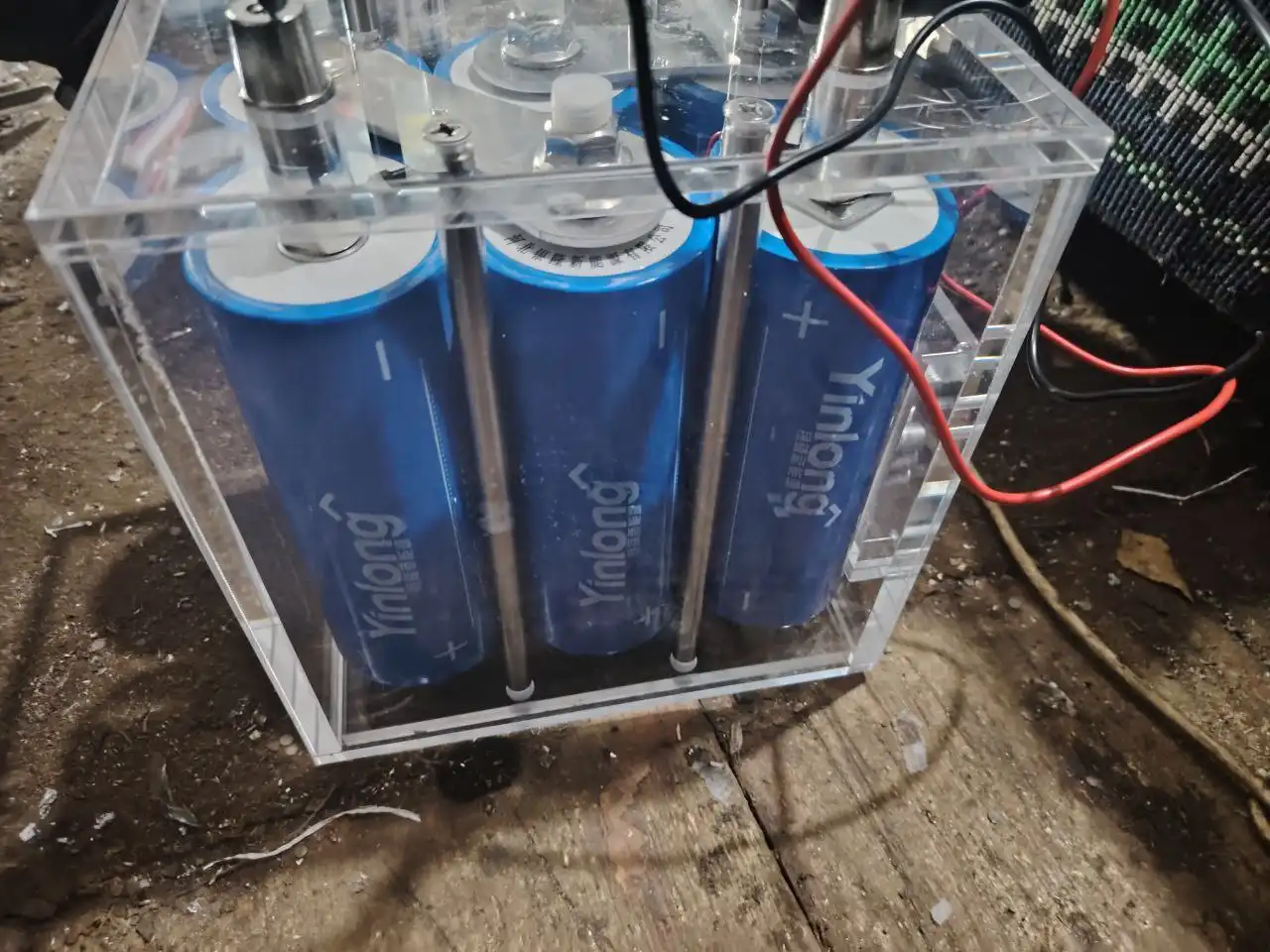 Продам новый титанат лития в упаковке - Запчасти в Ярославль