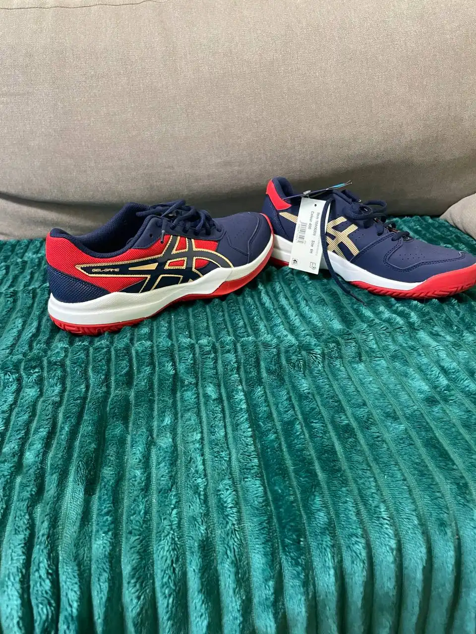 Продажа беговых кроссовок Asics - Обувь (Одежда) в Ярославль