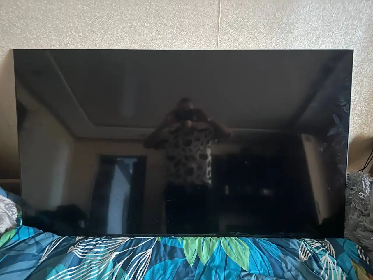 Телевизор Самсунг 70-75 дюймов с разбитым экраном - Телевизоры (Электроника) в Ярославль