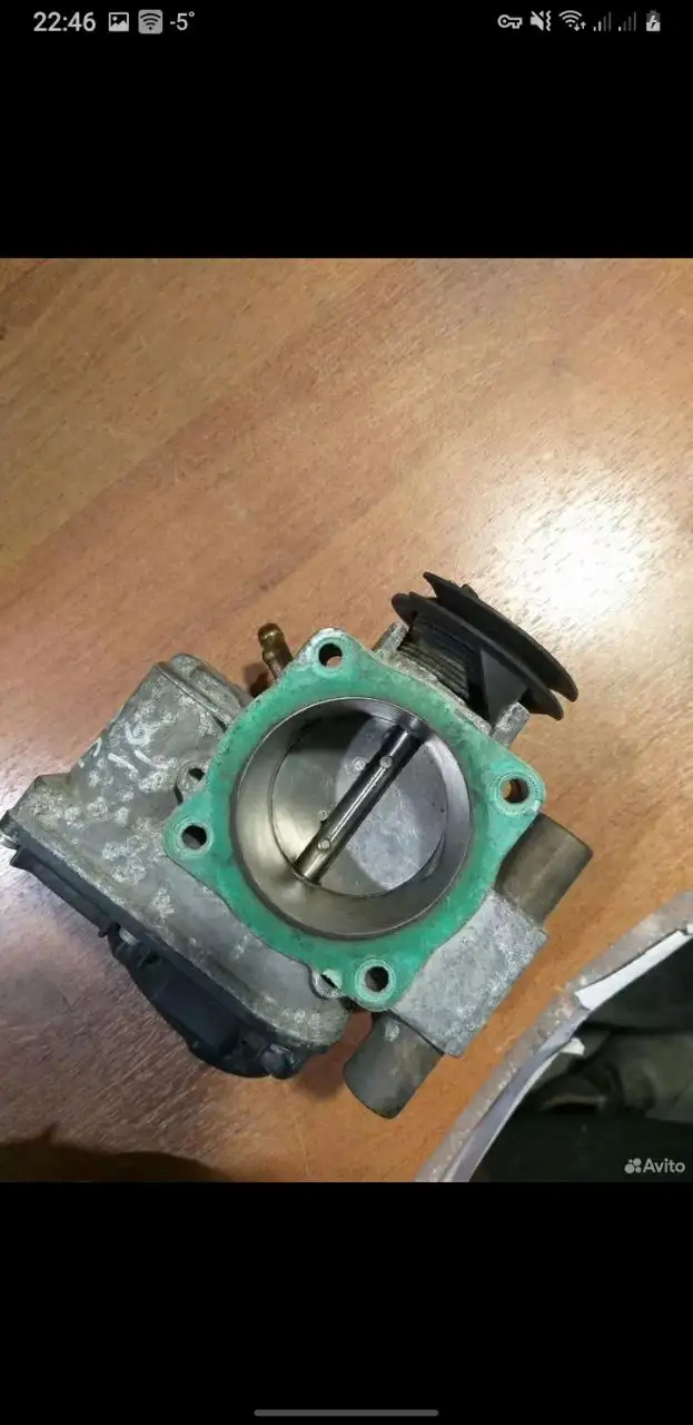 Дроссельная заслонка на Volkswagen Passat B5 1.6 AHL - Автозапчасти (Запчасти) в Ярославль