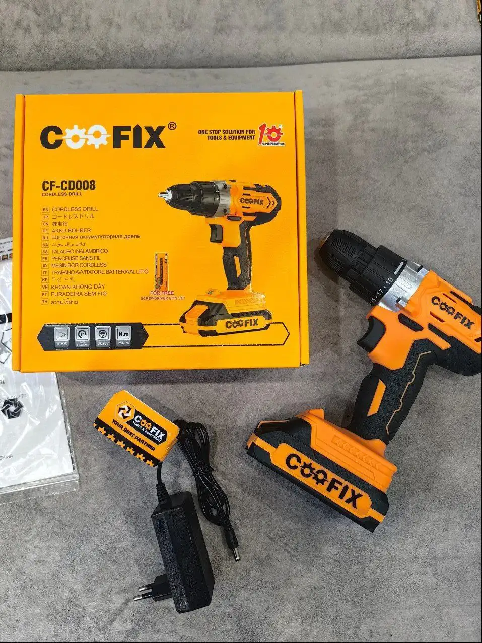 Шуруповерт новый с аккумулятором и зарядкой - Инструменты (Электроника) в Ярославль