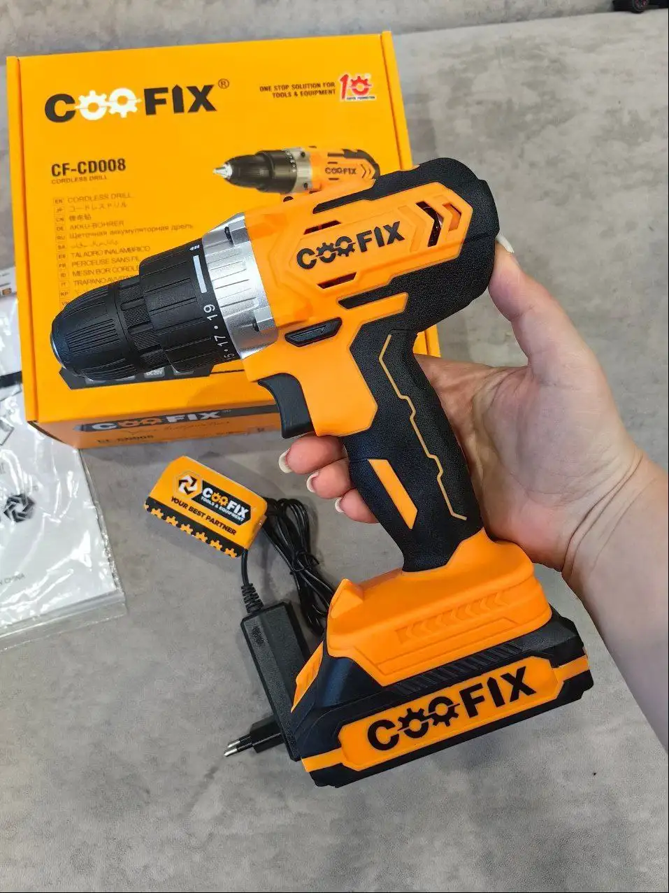 Шуруповерт новый с аккумулятором и зарядкой - Инструменты (Электроника) в Ярославль