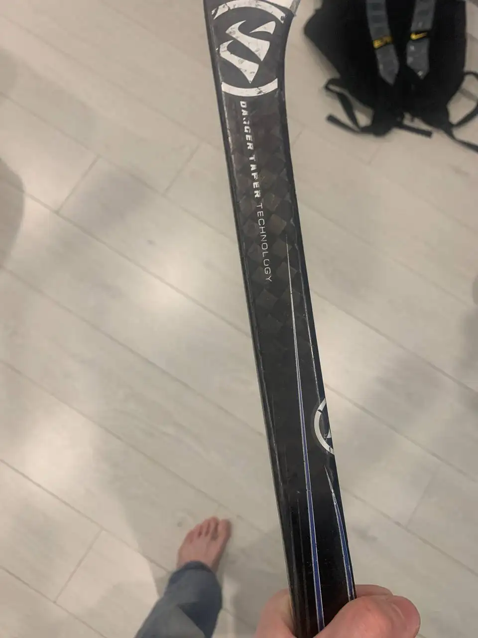 Продам клюшку Warrior на карбоновой основе - Спортивный инвентарь (Хобби и отдых) в Ярославль
