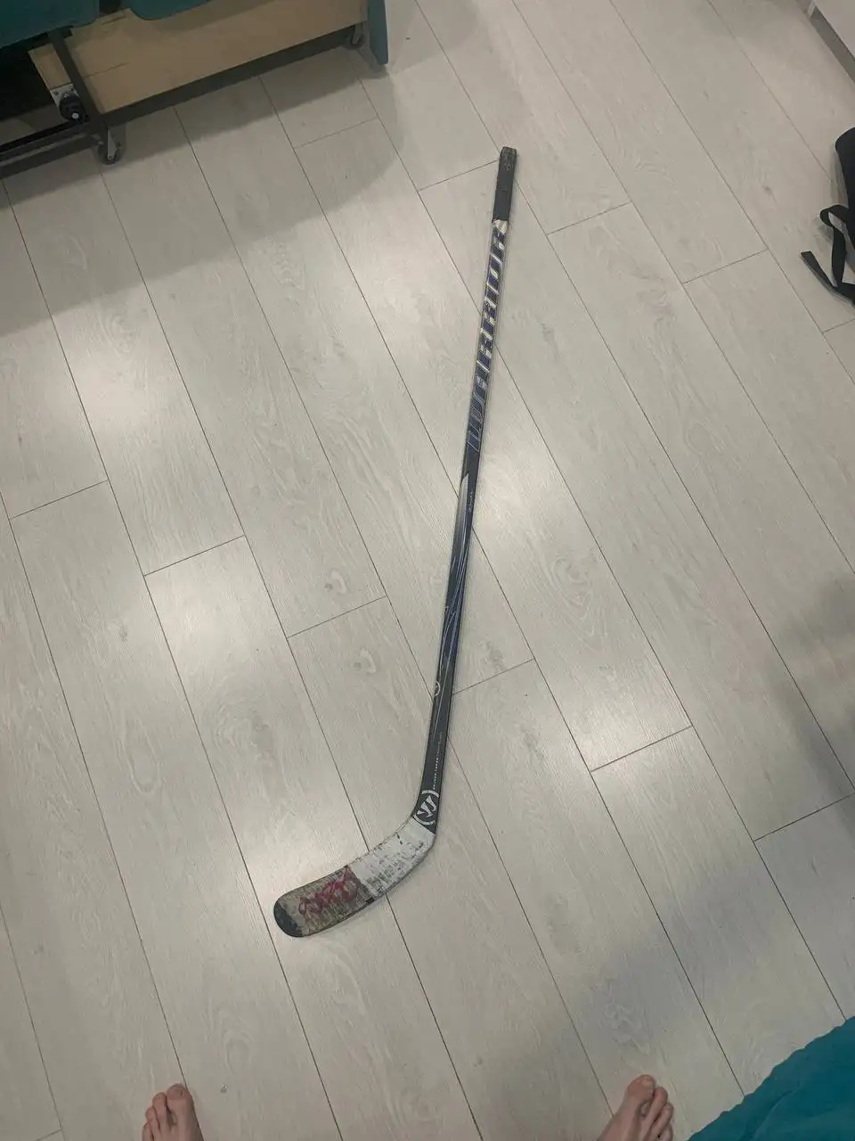 Продам клюшку Warrior на карбоновой основе - Спортивный инвентарь (Хобби и отдых) в Ярославль