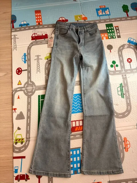 Джинсы буткат размера М - Одежда в Ярославль