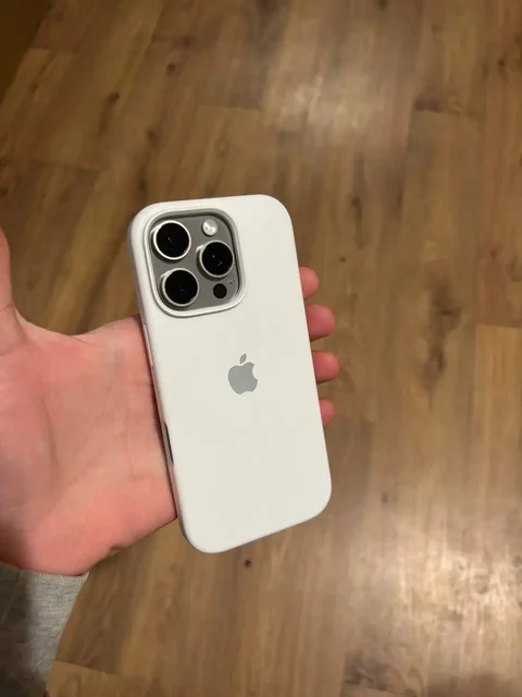 Айфон 16 про в идеальном состоянии - Умные часы и браслеты в Ярославль