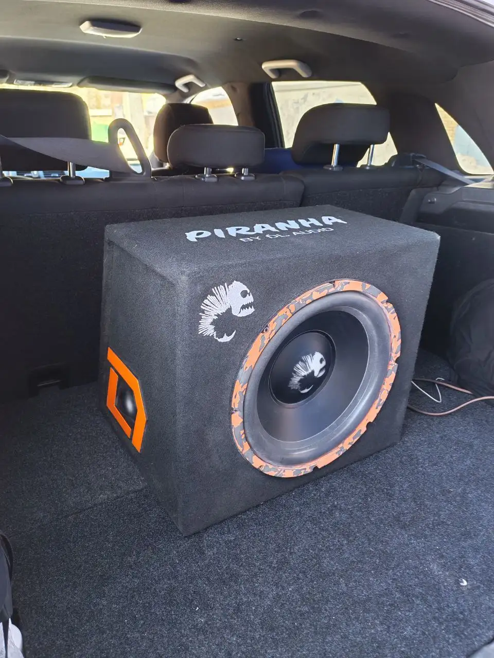 Продажа новых сабвуферов Piranha - Аудиотехника (Электроника) в Ярославль