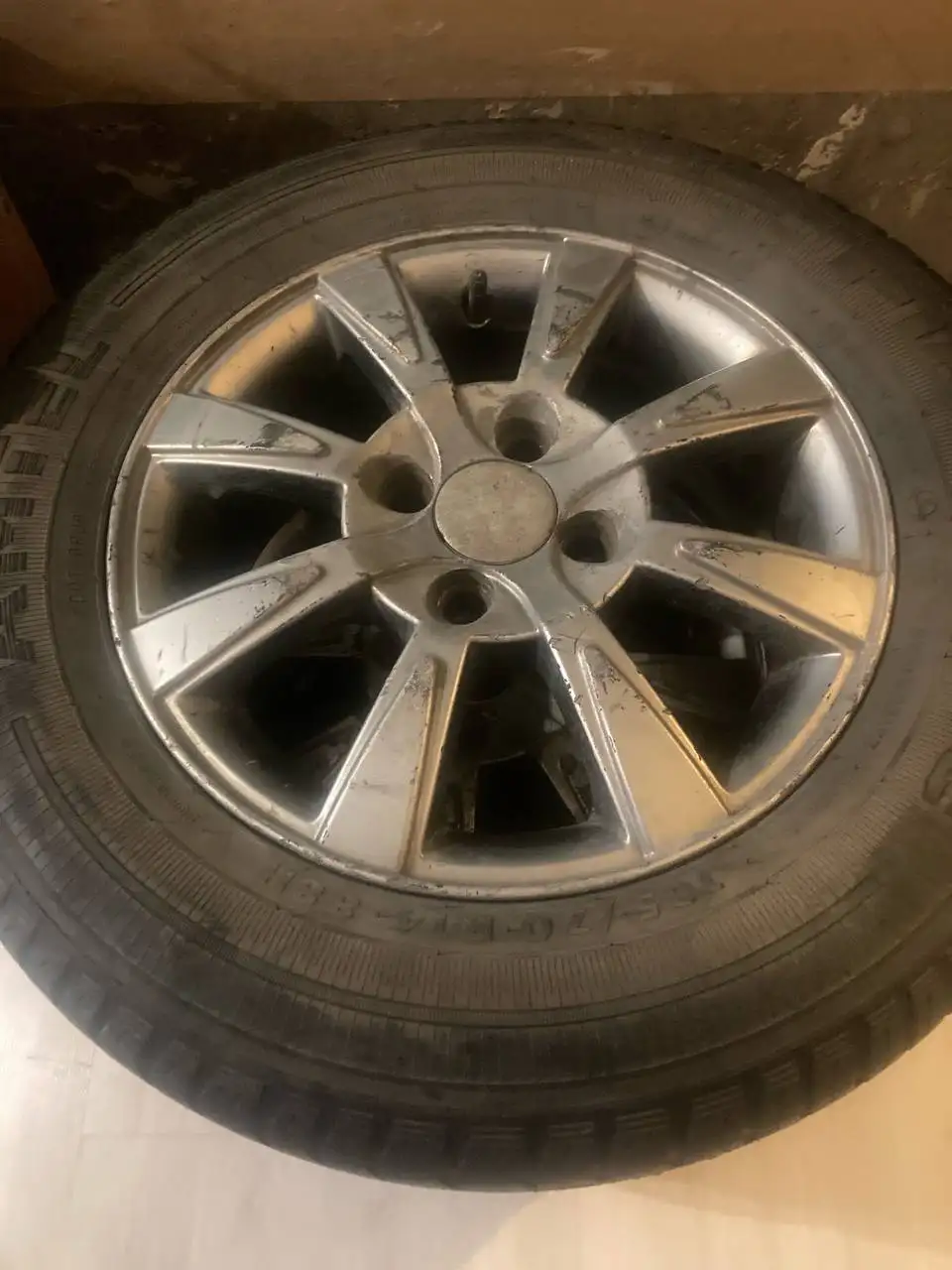 Продам диски с резиной Ваз - Запчасти (Авто) в Ярославль