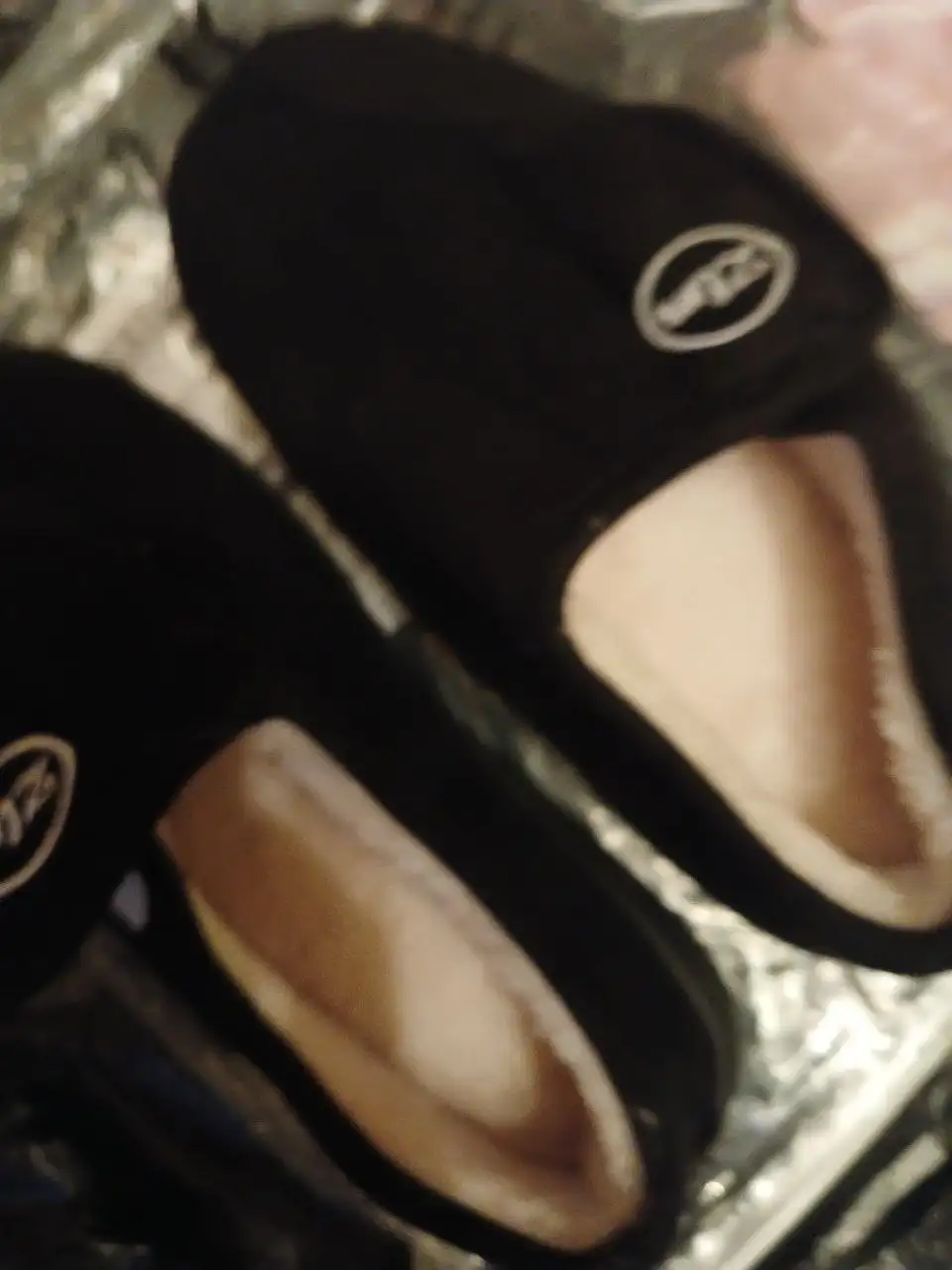 Продажа новых тапок с мехом на липучках - Обувь (Одежда) в Ярославль