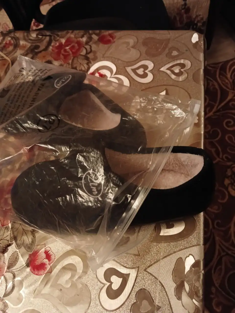 Продажа новых тапок с мехом на липучках - Обувь (Одежда) в Ярославль