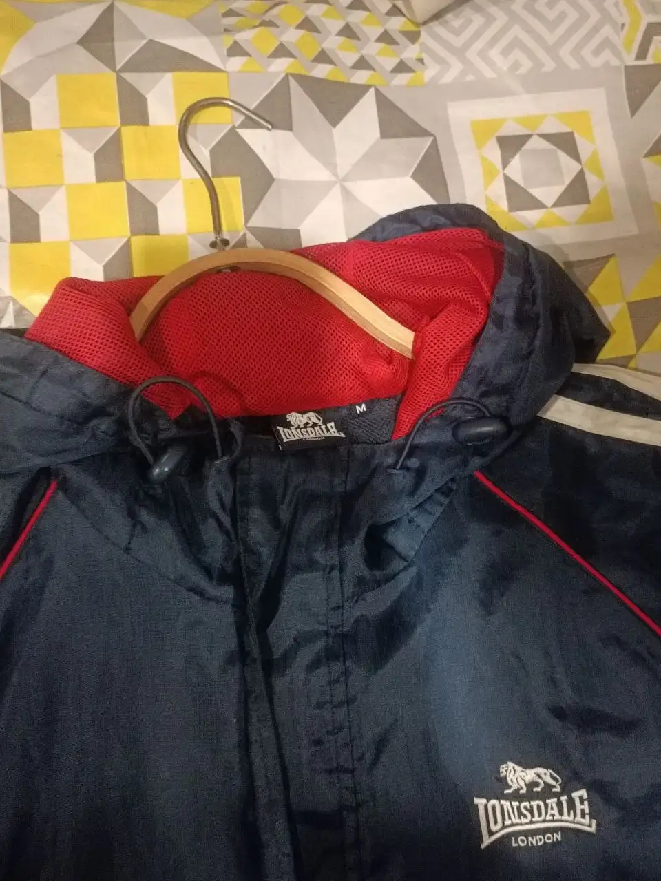 Продажа куртки LONSDALE размер М - Верхняя одежда (Одежда) в Ярославль