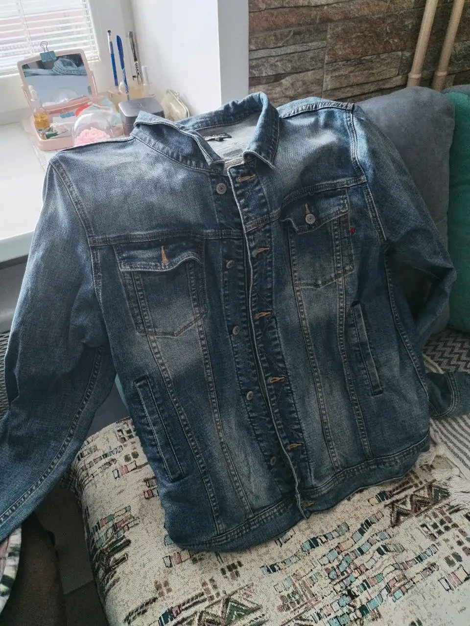 Продажа мужской джинсовой курточки на 54-56 размер - Мужская одежда (Одежда) в Ярославль
