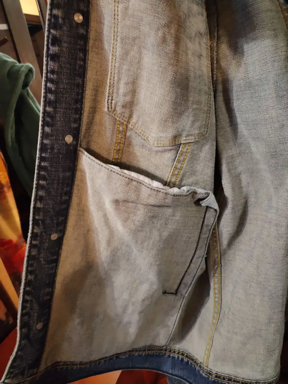 Продажа мужской джинсовой курточки на 54-56 размер - Мужская одежда (Одежда) в Ярославль