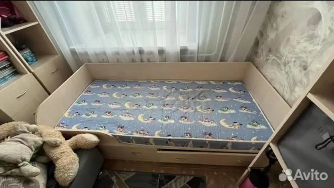 Односпальная кровать с матрасом и комодами - Мебель (Для дома и дачи) в Ярославль