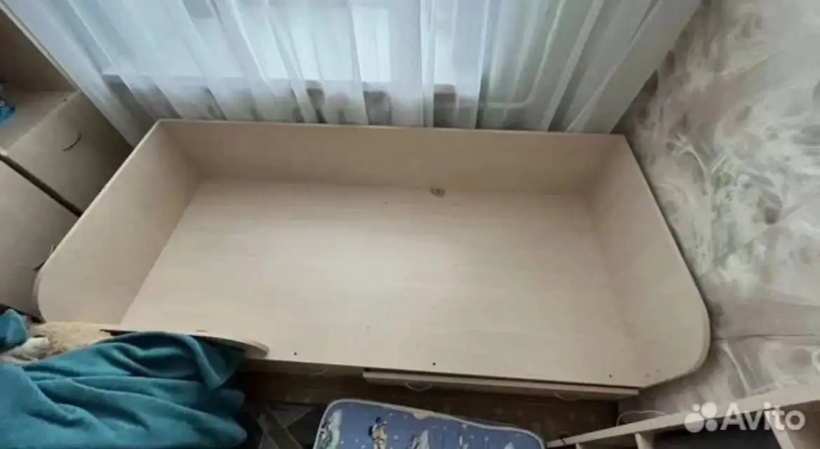 Односпальная кровать с матрасом и комодами - Мебель (Для дома и дачи) в Ярославль