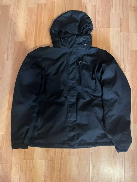 Продажа двух ветровок: женская черная и синяя Jack Wolfskin - Средства гигиены в Ярославль