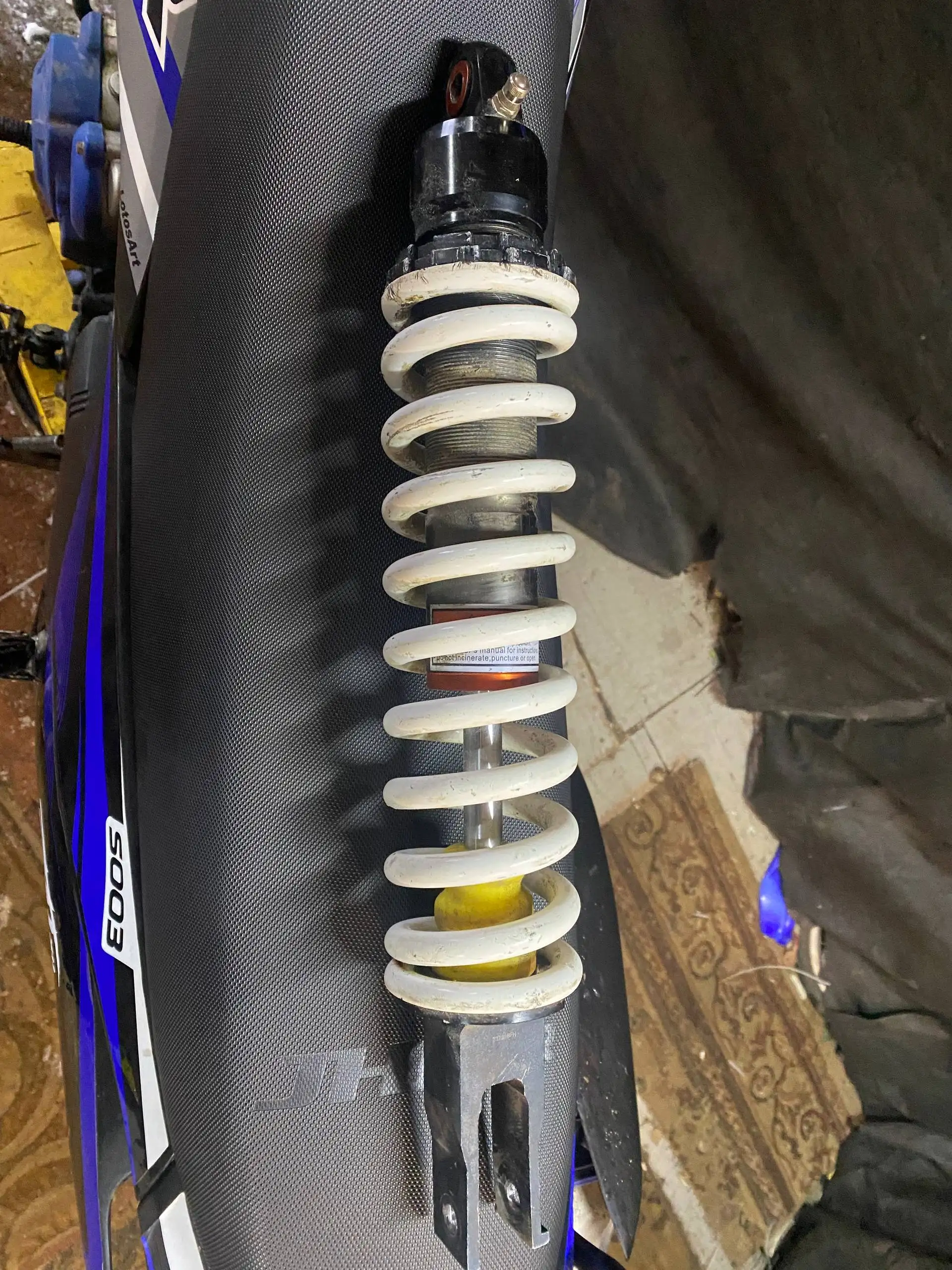 Продажа амортизатора для мотоцикла - Мотоциклетные запчасти (Запчасти) в Ярославль