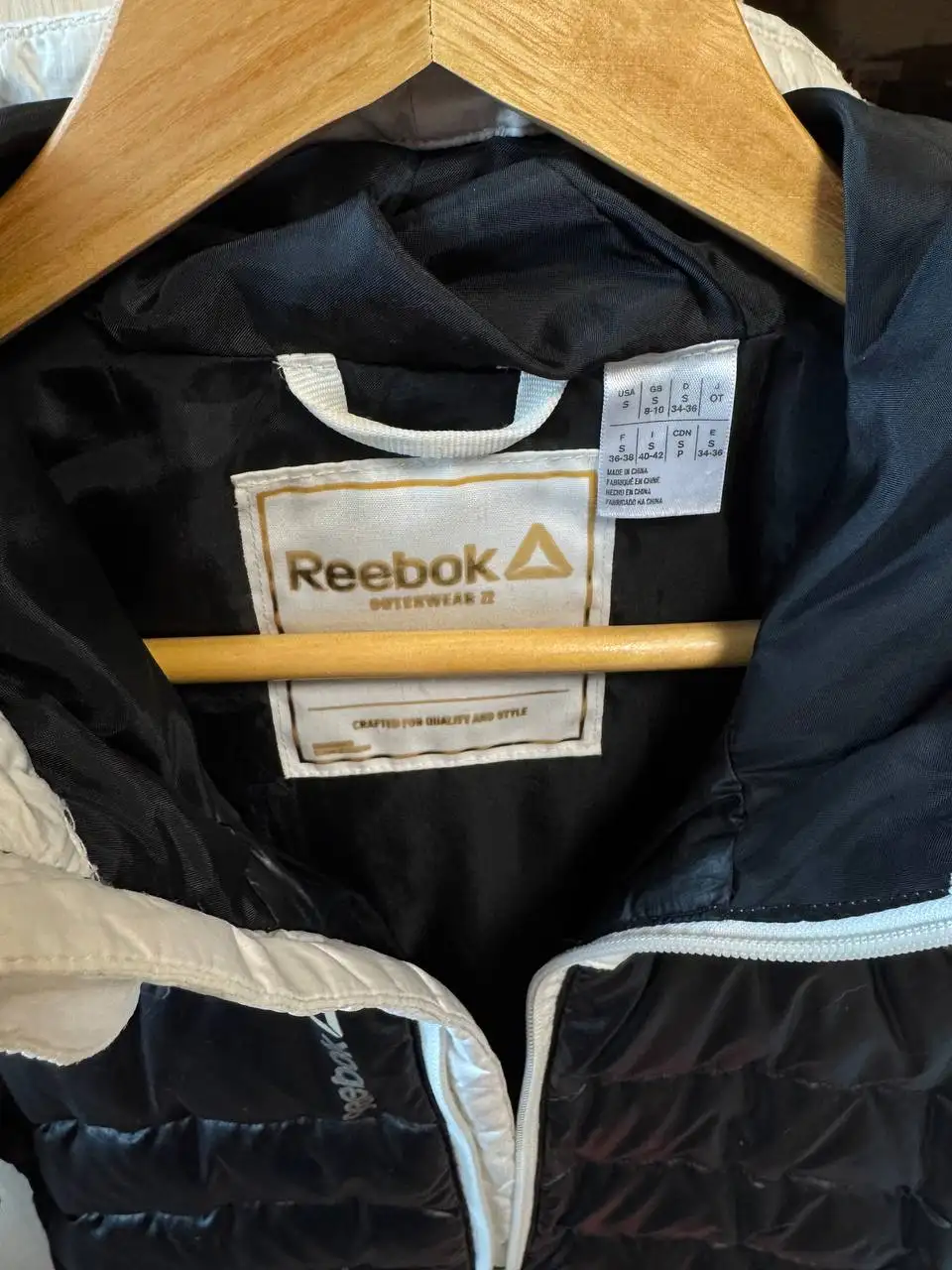 Женский пуховик рибок размер 42 - Верхняя одежда (Одежда) в Ярославль