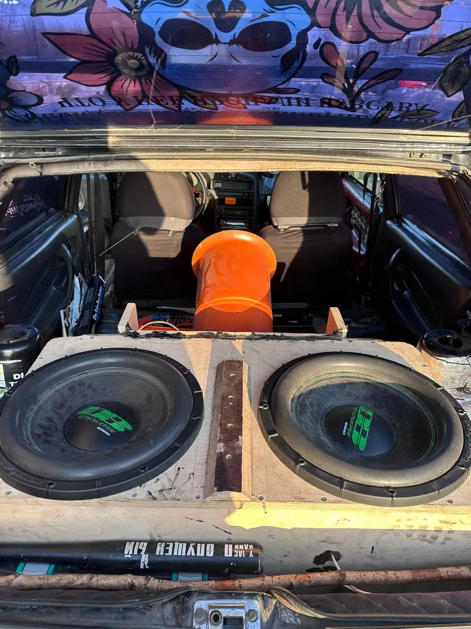 Продажа усилителей и сабвуфера - Аудиотехника (Электроника) в Ярославль