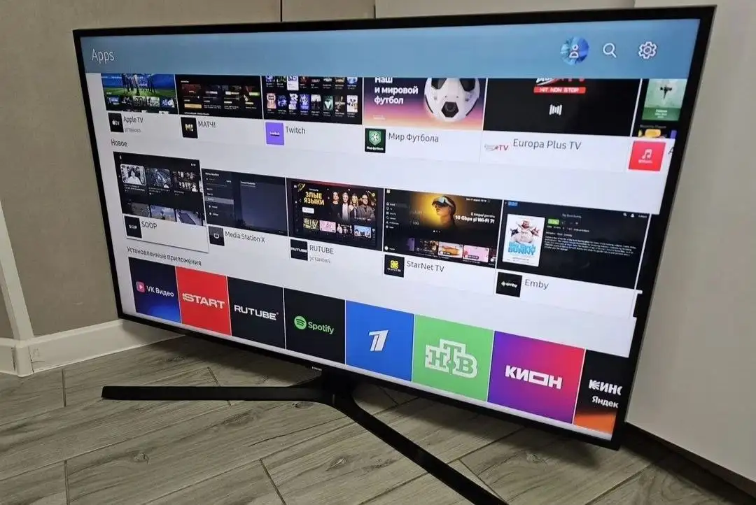 Продам 50-дюймовый смарт-телевизор Samsung на Tizen OS - Телевизоры (Электроника) в Ярославль