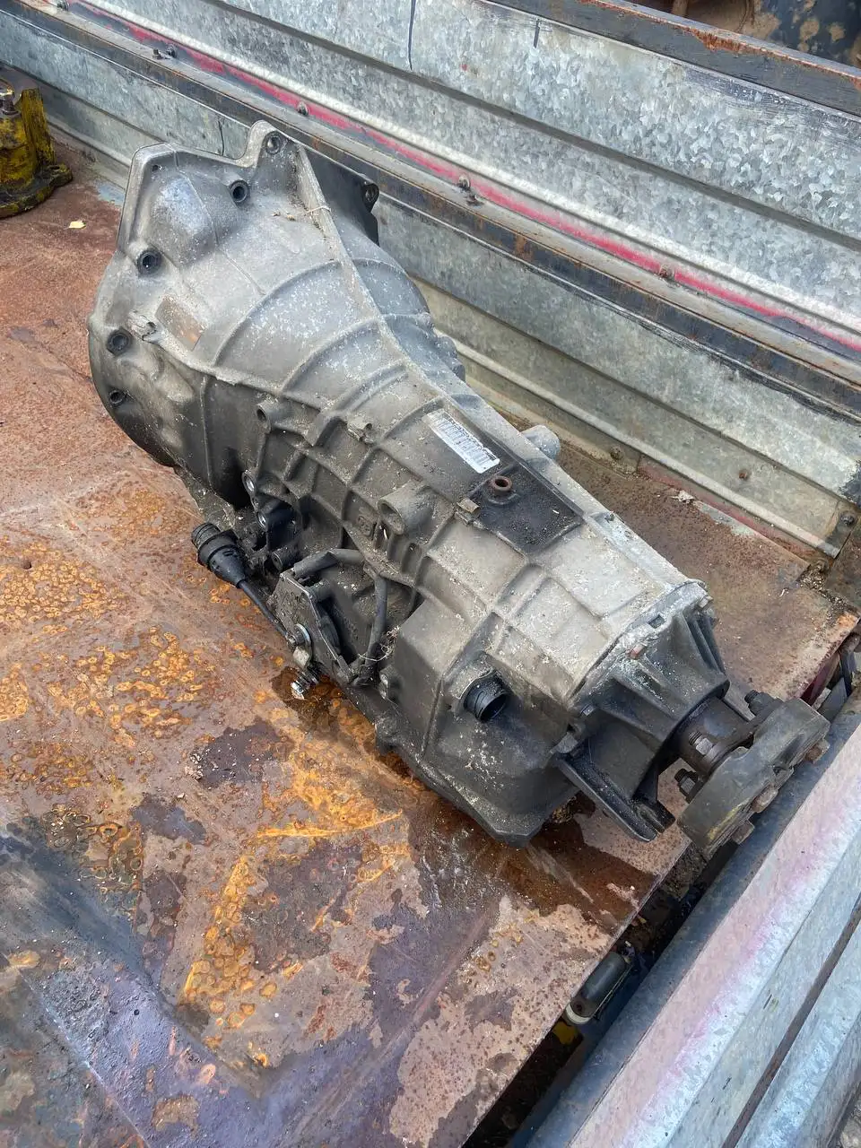 Продам коробку на BMW E38 на запчасти - Автозапчасти (Запчасти) в Ярославль