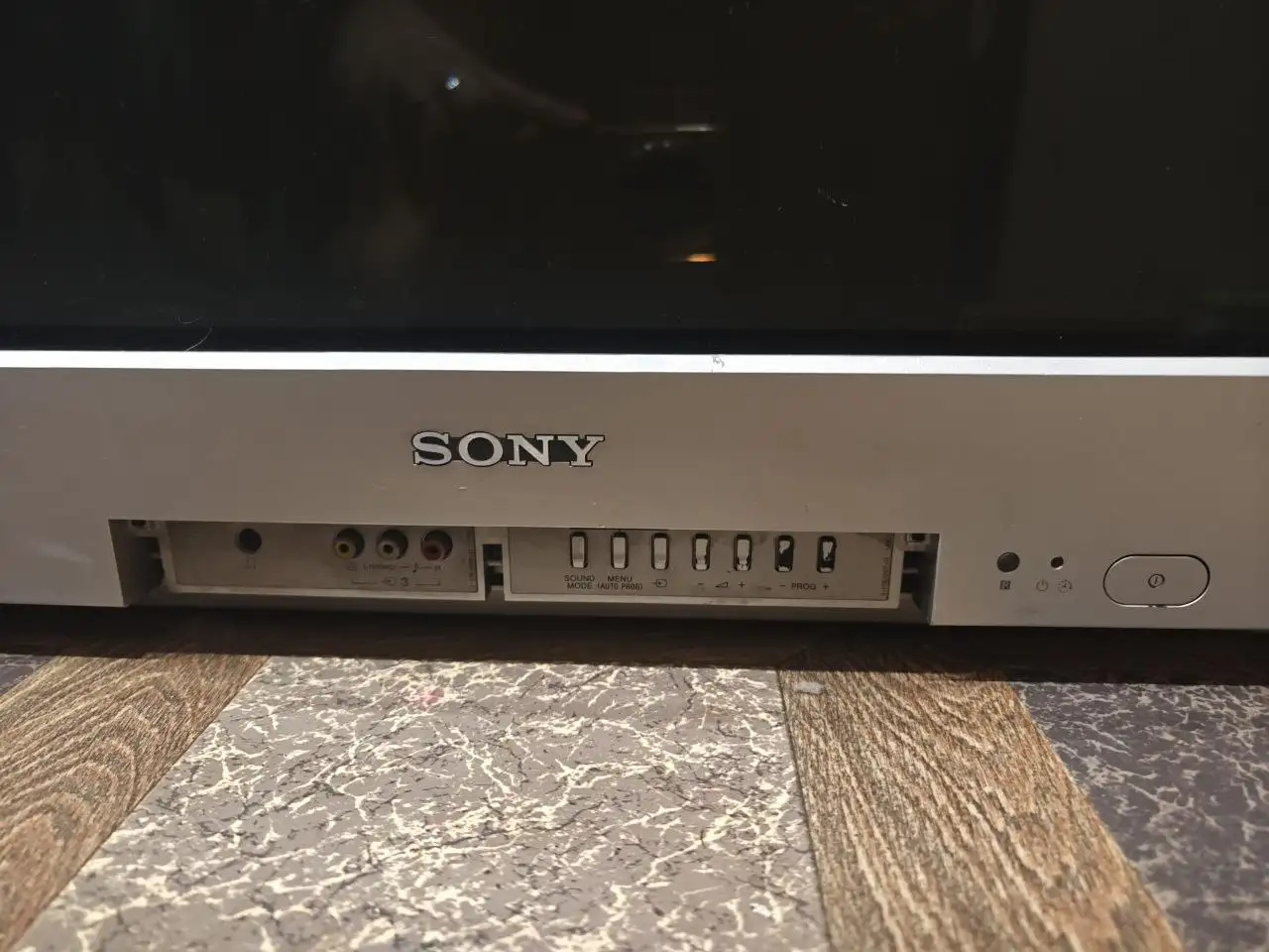 Отдам бесплатно старый рабочий телевизор - Телевизоры (Электроника) в Ярославль