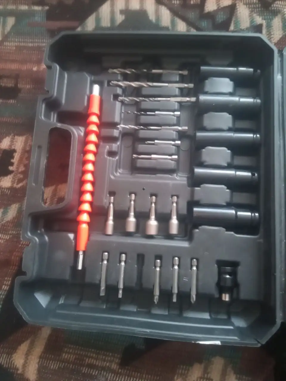 Продам аккумуляторный гайковерт - Запчасти в Ярославль