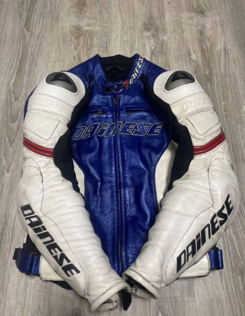 Кожанка Dainese размер M - Мотоэкипировка (Одежда) в Ярославль