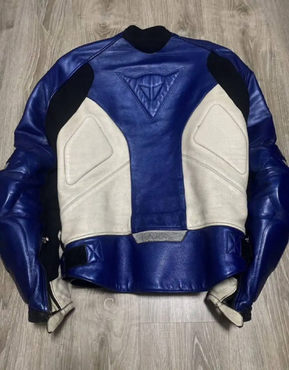 Кожанка Dainese размер M - Мотоэкипировка (Одежда) в Ярославль