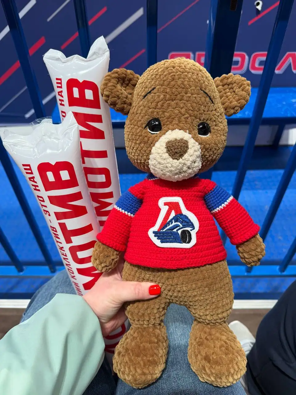 Продам мишку - талисман Локомотива ручной работы - Коллекционные предметы (Хобби и отдых) в Ярославль