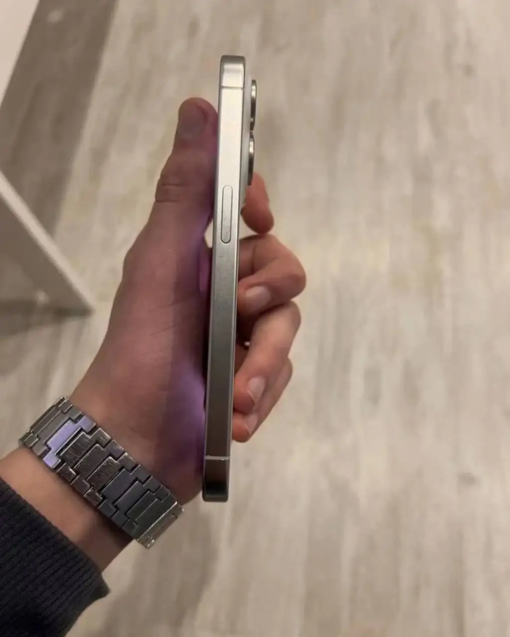 Продам iPhone 15 Pro 128 ГБ в белом цвете - Смартфоны (Электроника) в Ярославль