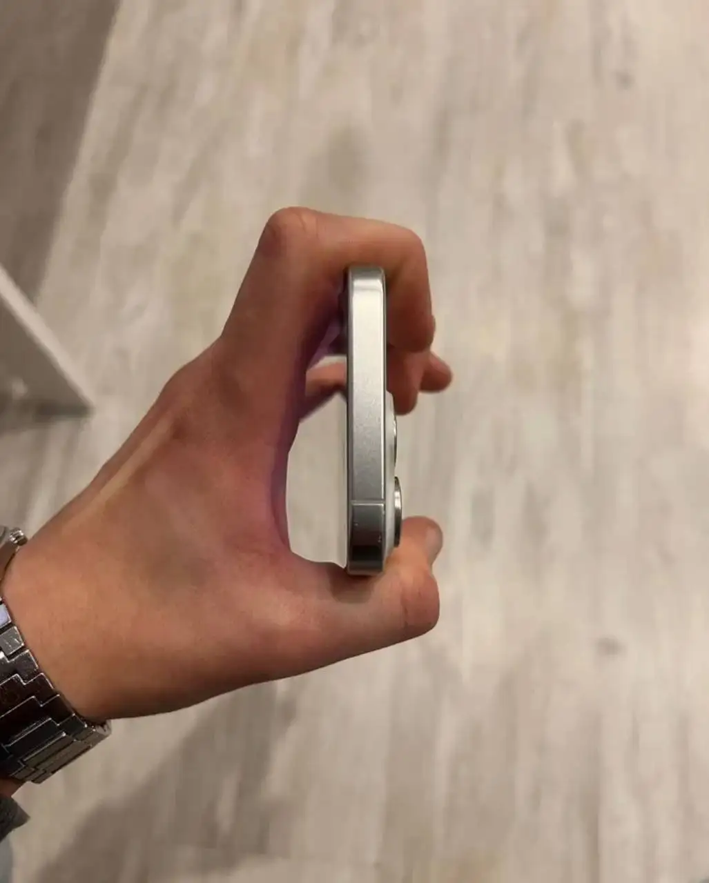 Продам iPhone 15 Pro 128 ГБ в белом цвете - Смартфоны (Электроника) в Ярославль