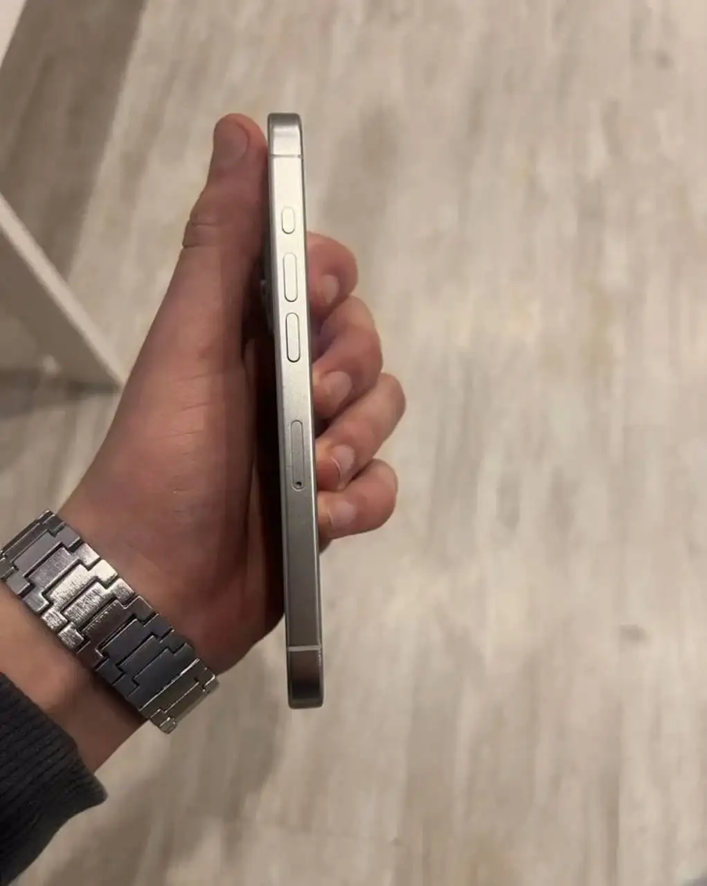 Продам iPhone 15 Pro 128 ГБ в белом цвете - Смартфоны (Электроника) в Ярославль