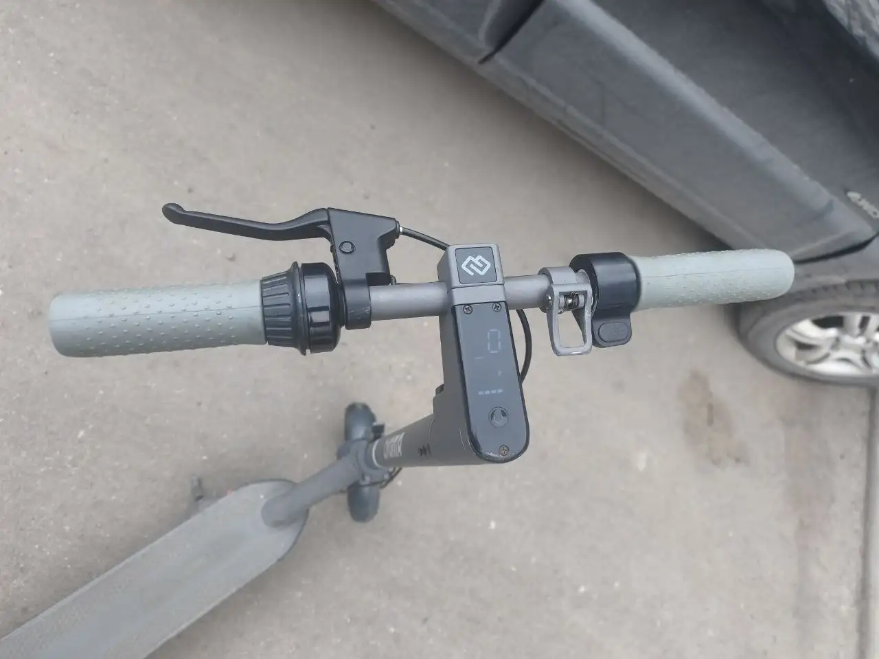 Продам электросамокат с зарядным устройством - Электроника в Ярославль