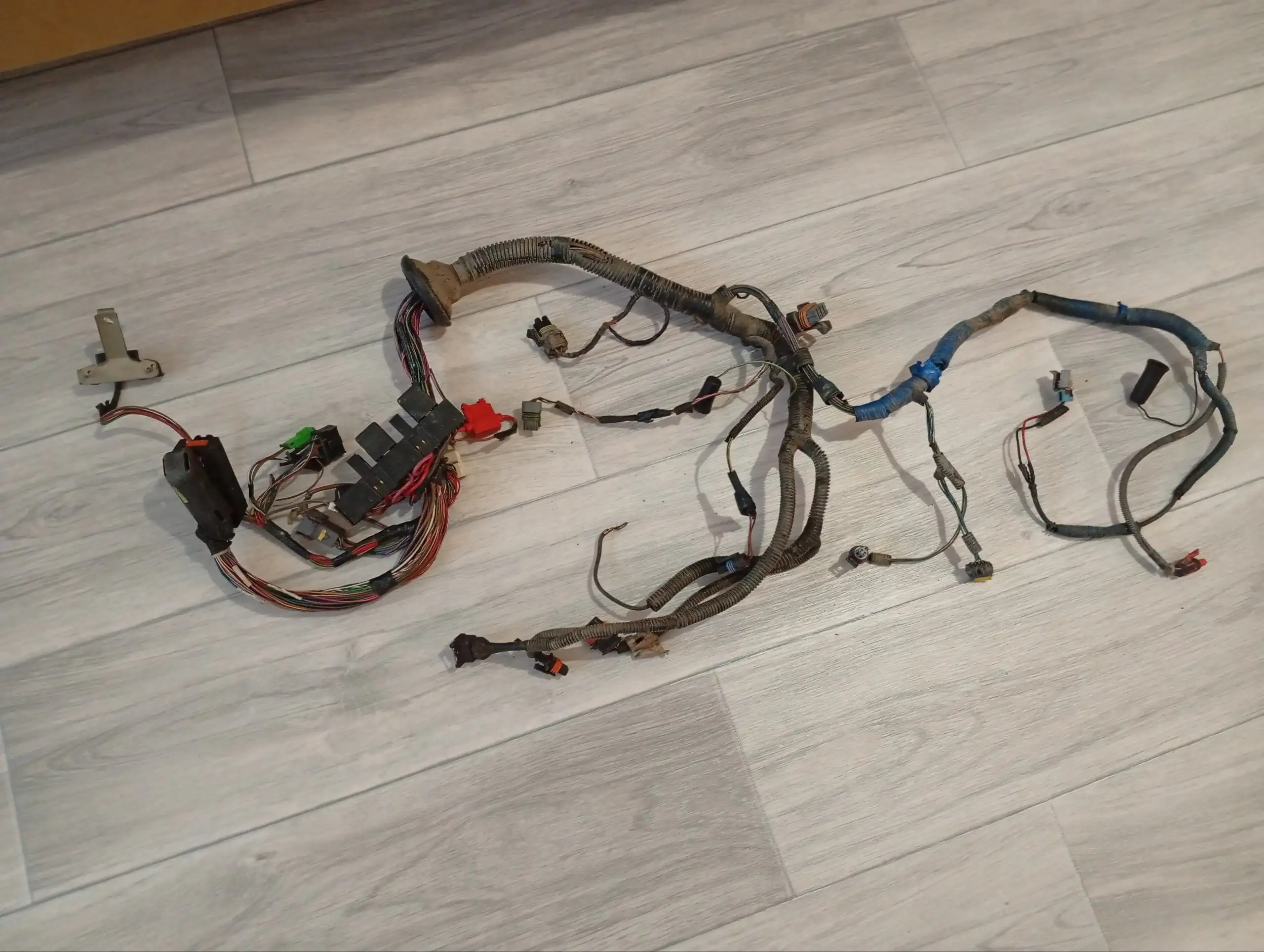 Запчасти для ВАЗ 2110-2115 - Автозапчасти для ВАЗ (Запчасти) в Ярославль