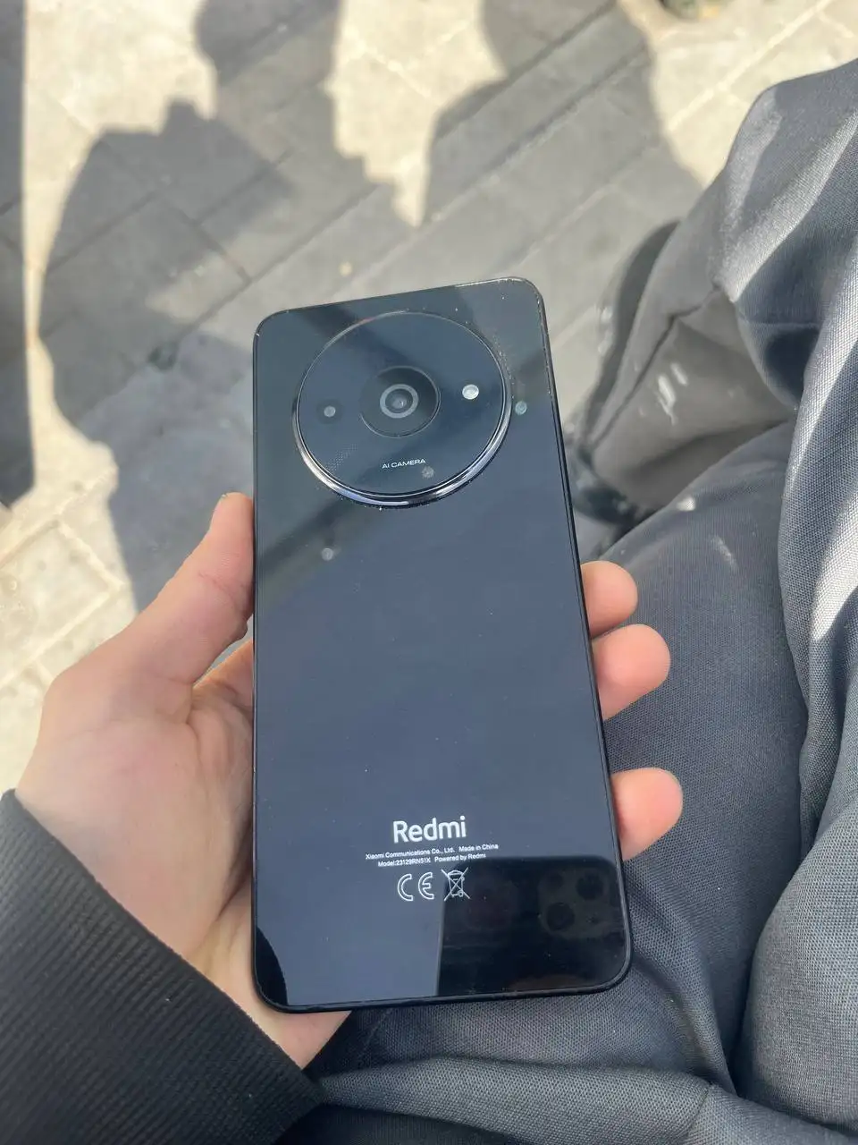 Продажа телефона Redmi 3A с небольшим пятном на экране - Смартфоны (Электроника) в Ярославль