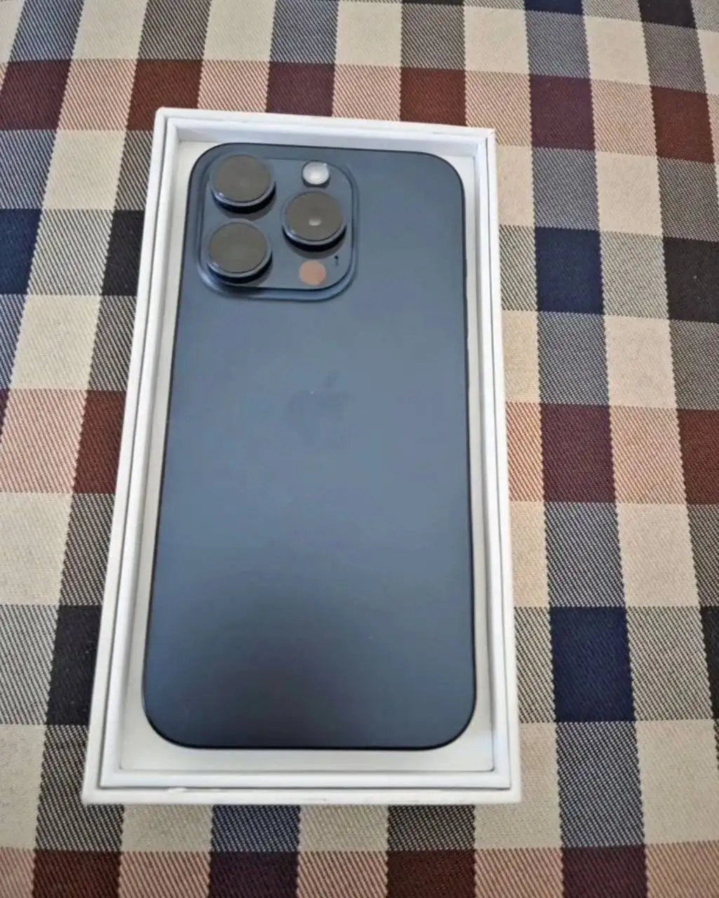 Продам iPhone 15 Pro аккумулятор 86% - null (Электроника) в Ярославль