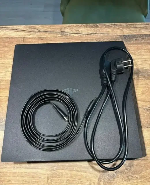 Игровая приставка PS4 Pro 1TB в комплекте - частное объявление в Ярославль