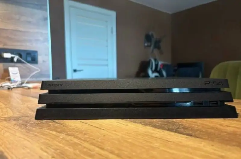 Игровая приставка PS4 Pro 1TB в комплекте - Игры и приставки (Электроника) в Ярославль