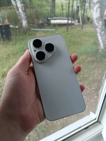 iPhone с дефектом: царапины на экране и треснула задняя крышка - частное объявление в Ярославль
