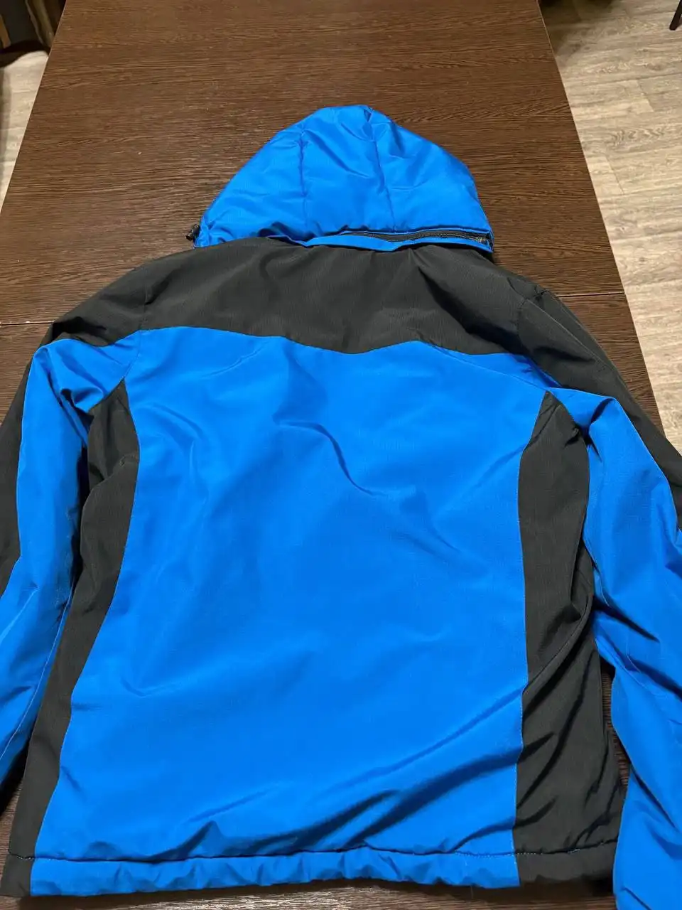 Продам куртки в идеальном состоянии