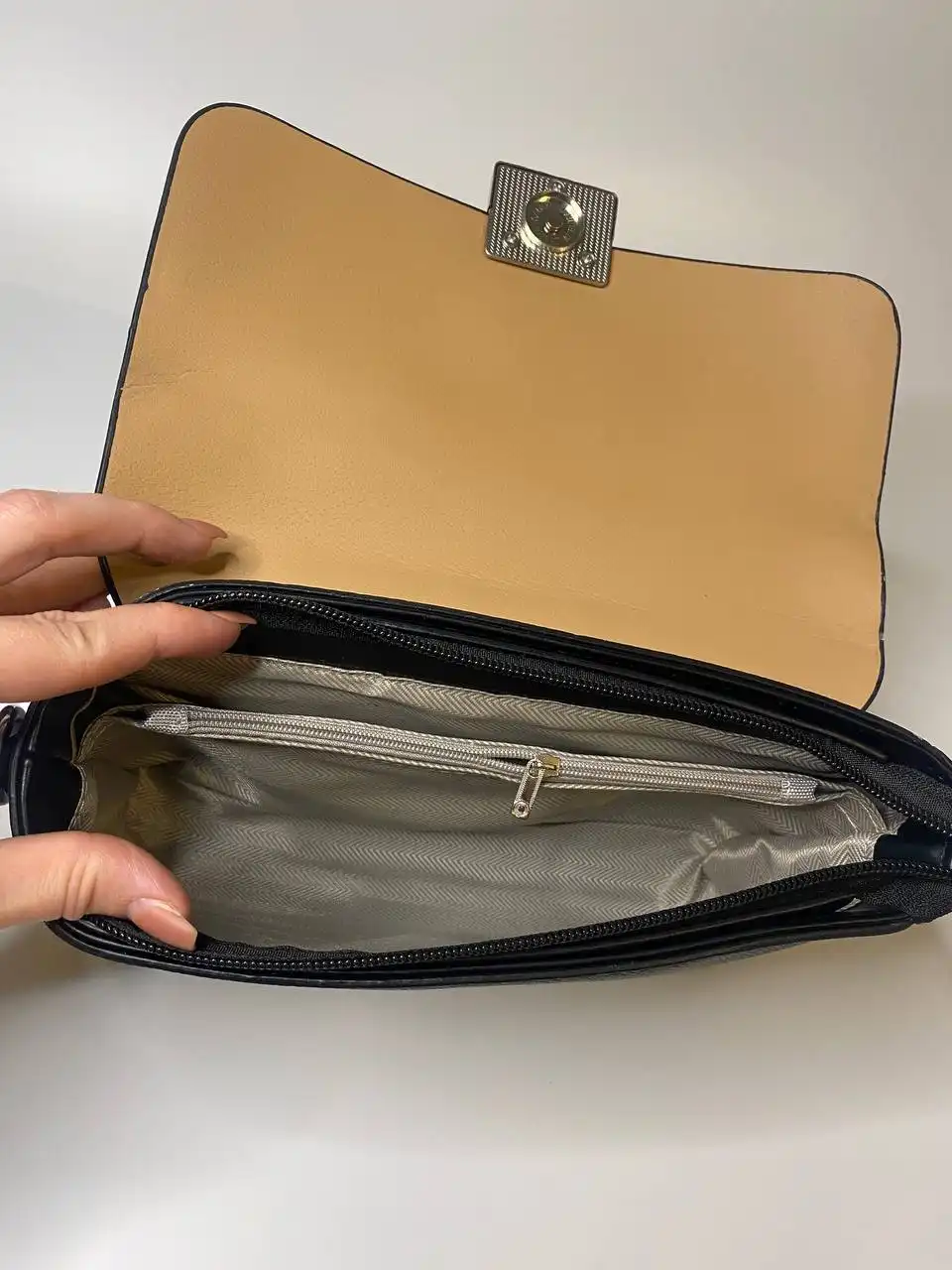 Продам новую сумку из эко кожи