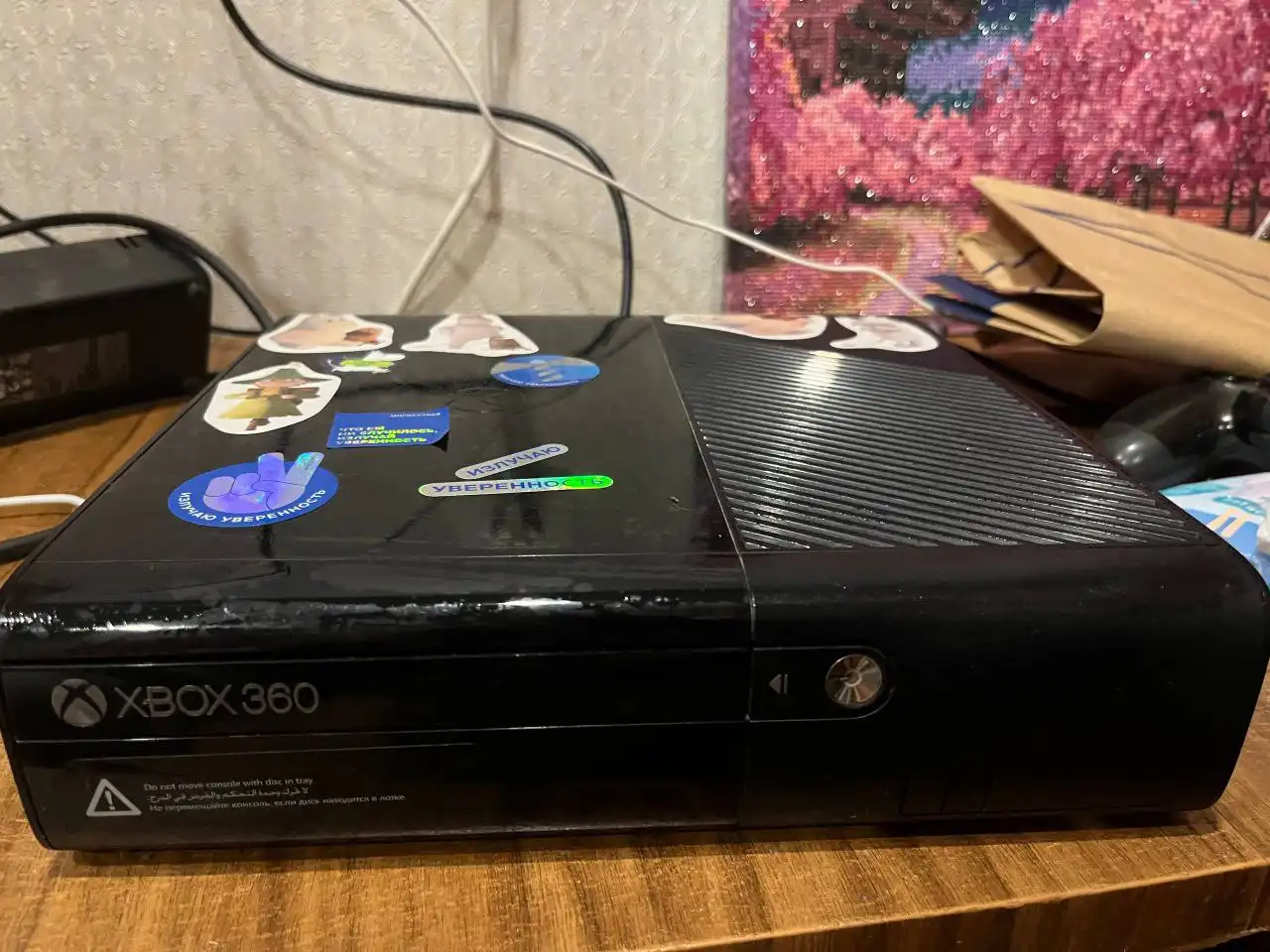 Продам Xbox 360 с дисками и джойстиками