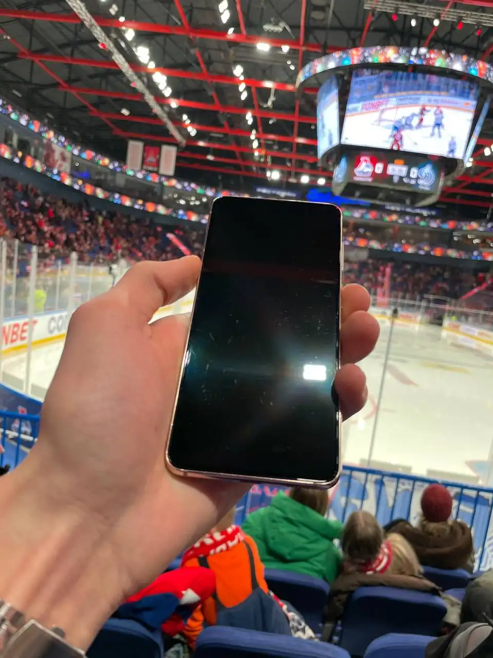 Samsung Galaxy S21 5G в фиолетовом цвете