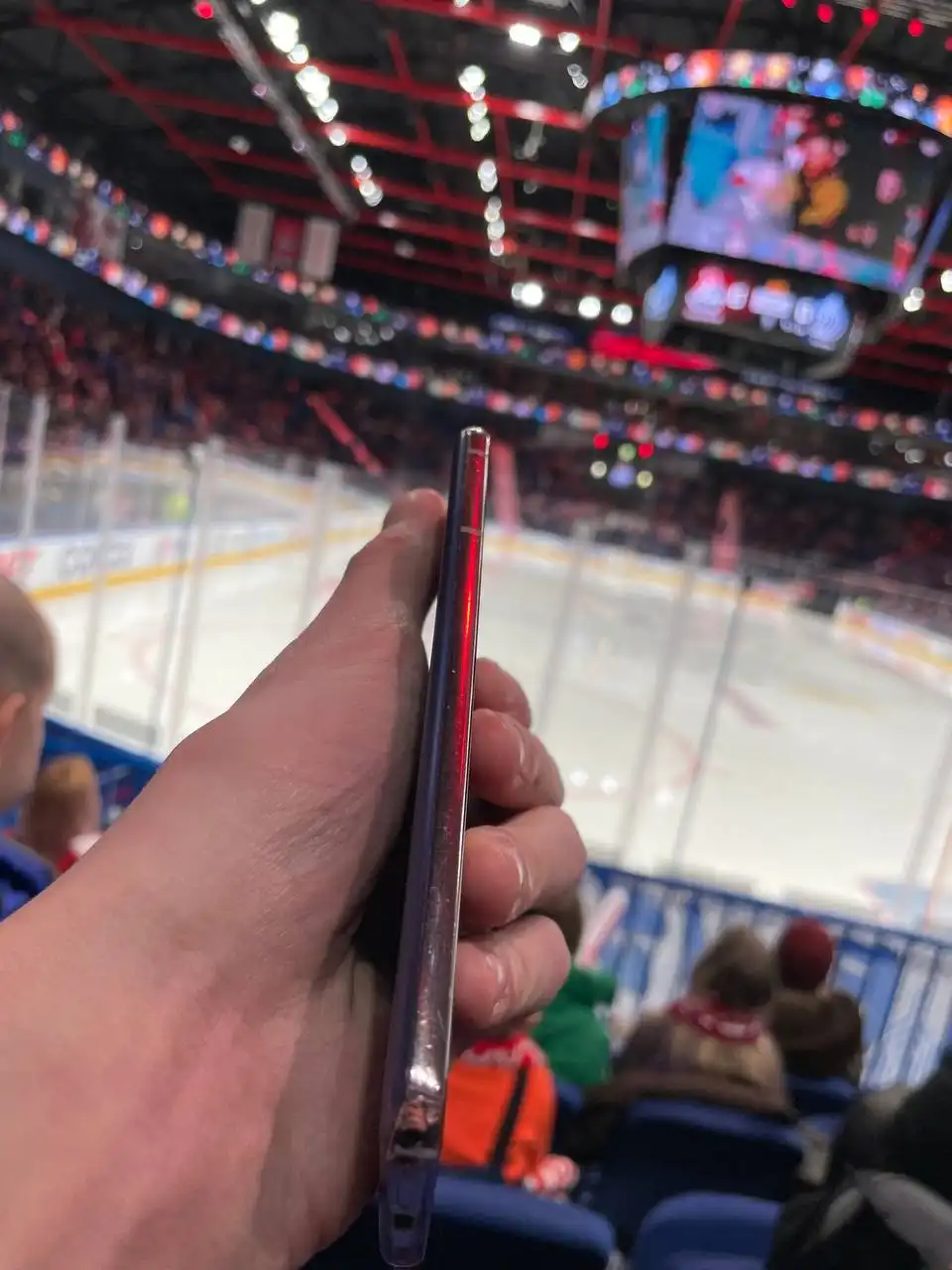 Samsung Galaxy S21 5G в фиолетовом цвете