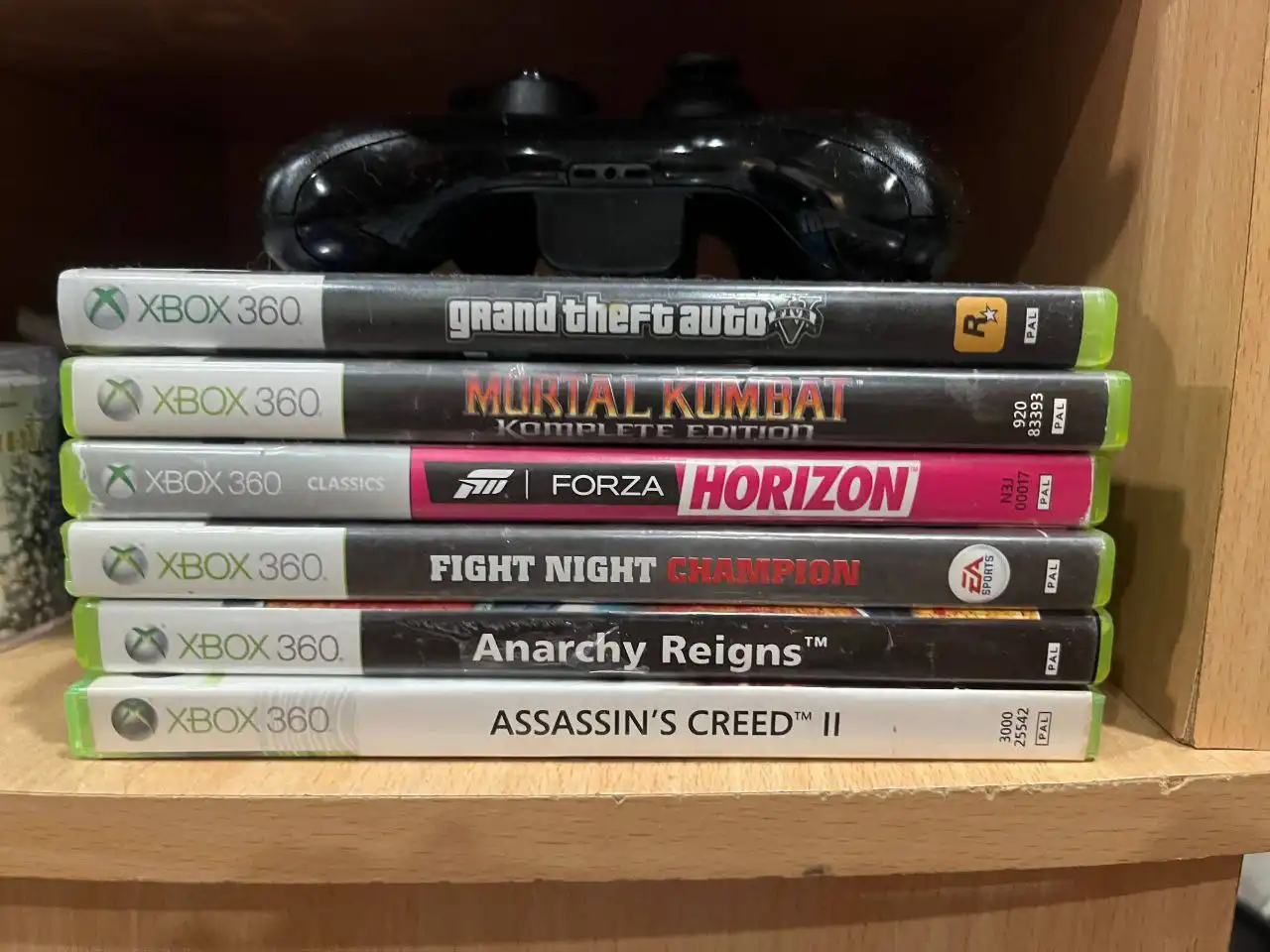 Продам или обменяю Xbox 360 с играми и аксессуарами