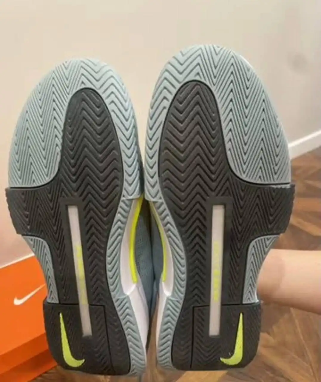 Кроссовки теннисные Nike GP Challenge One 42 размер