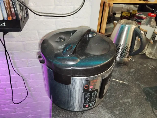 Продам мультиварку - Инструменты в Ярославль