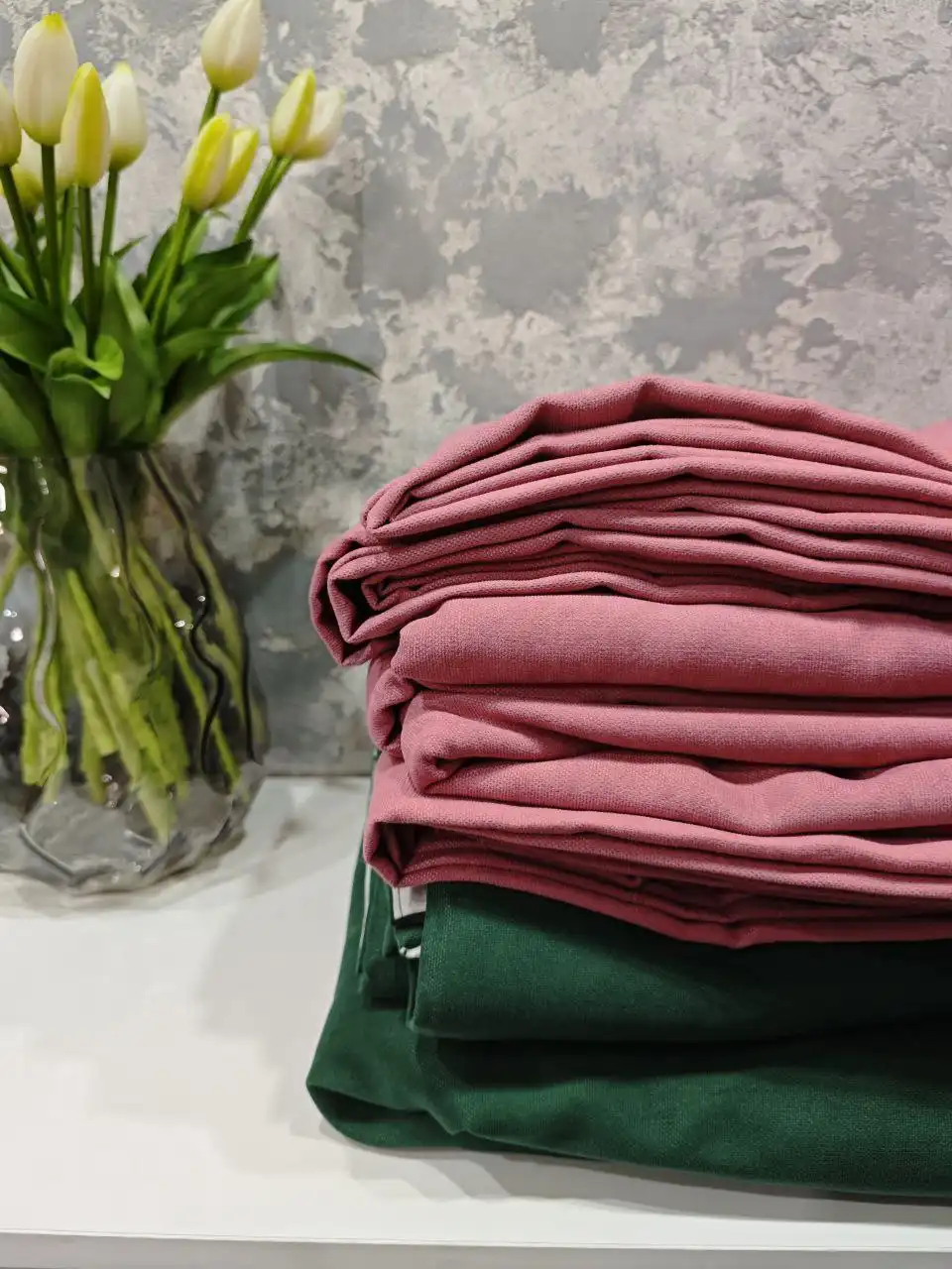 Продажа новых штор: синие атласные и зеленые/розовые канвасные - Шторы (Для дома и дачи) в Ярославль