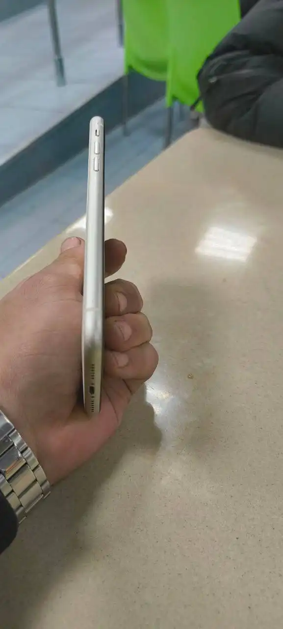 Обмен iPhone 11 64GB белого цвета - Смартфоны (Электроника) в Ярославль